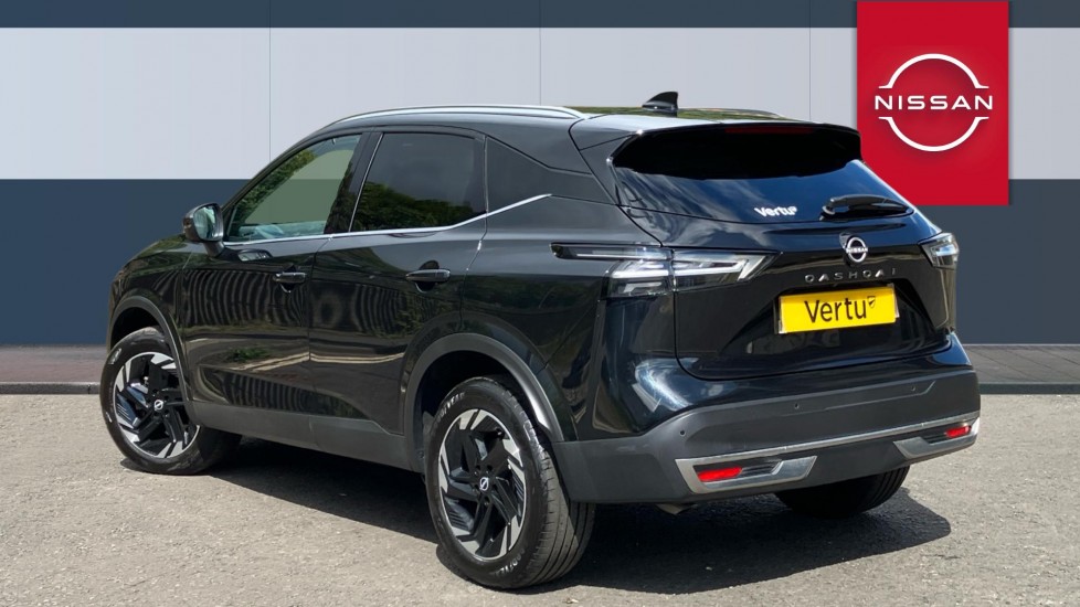 Nissan Qashqai 1.3 DiG-T MH N-Connecta [Glass Roof] 5dr Petrol Hatchback - Image 2