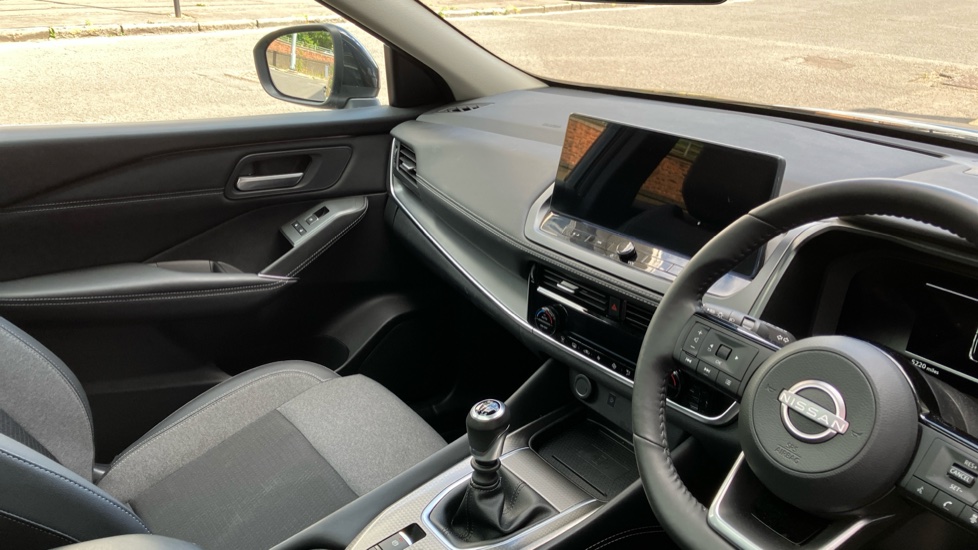 Nissan Qashqai 1.3 DiG-T MH N-Connecta [Glass Roof] 5dr Petrol Hatchback - Image 14