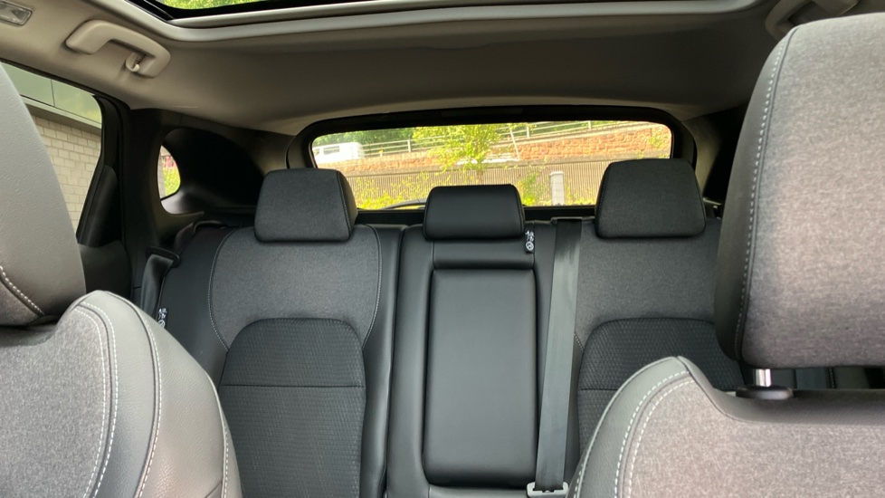 Nissan Qashqai 1.3 DiG-T MH N-Connecta [Glass Roof] 5dr Petrol Hatchback - Image 15