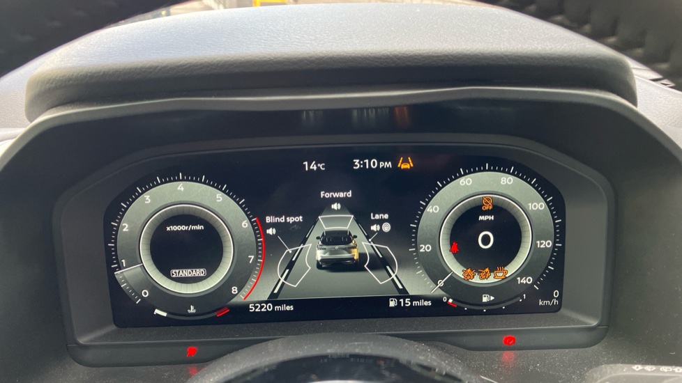 Nissan Qashqai 1.3 DiG-T MH N-Connecta [Glass Roof] 5dr Petrol Hatchback - Image 18