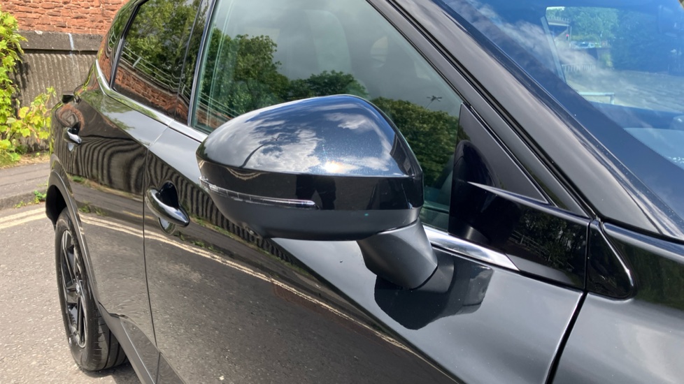 Nissan Qashqai 1.3 DiG-T MH N-Connecta [Glass Roof] 5dr Petrol Hatchback - Image 22