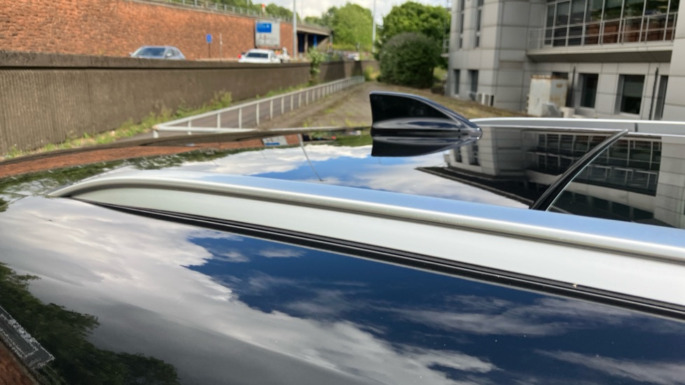 Nissan Qashqai 1.3 DiG-T MH N-Connecta [Glass Roof] 5dr Petrol Hatchback - Image 24