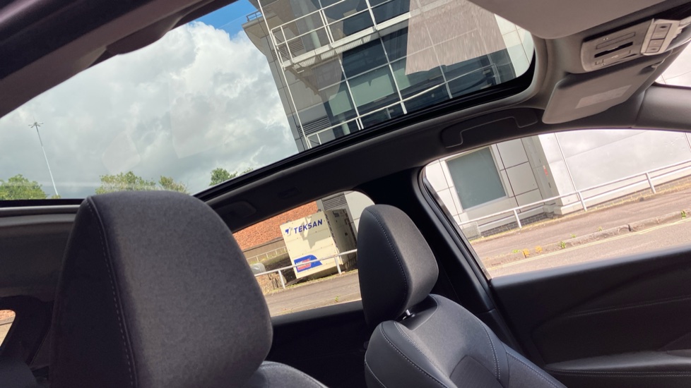 Nissan Qashqai 1.3 DiG-T MH N-Connecta [Glass Roof] 5dr Petrol Hatchback - Image 26