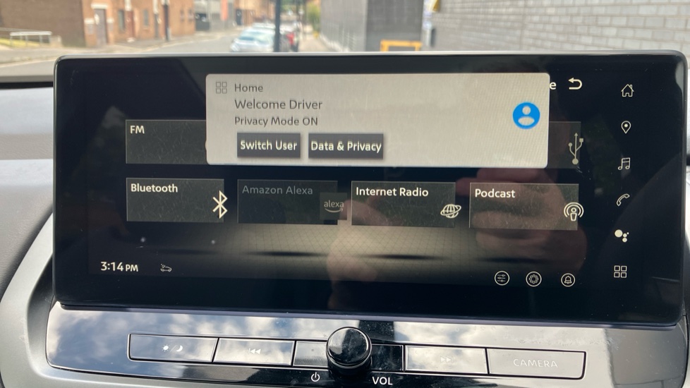 Nissan Qashqai 1.3 DiG-T MH N-Connecta [Glass Roof] 5dr Petrol Hatchback - Image 44