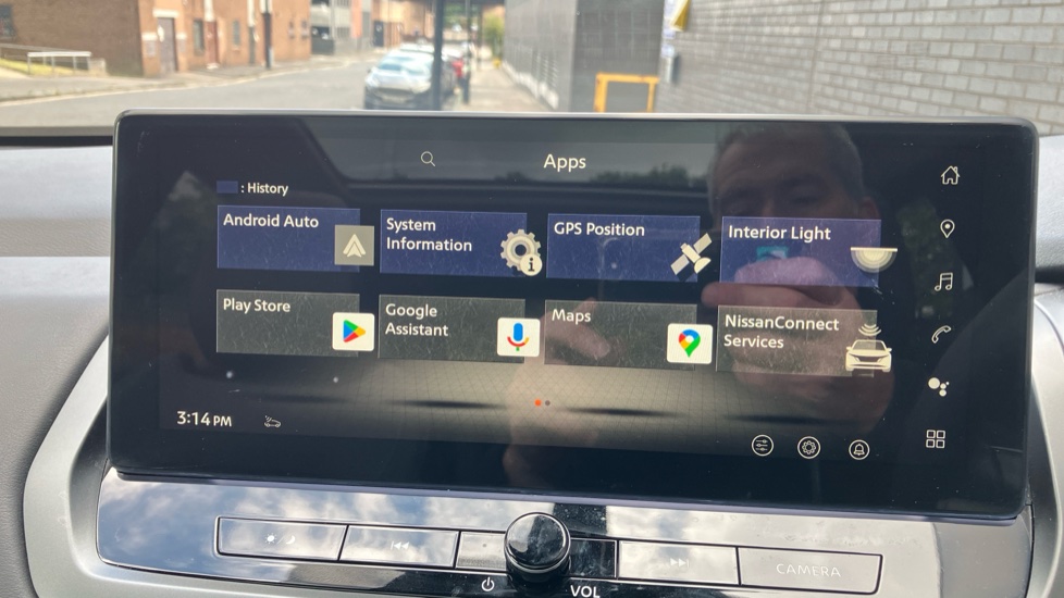Nissan Qashqai 1.3 DiG-T MH N-Connecta [Glass Roof] 5dr Petrol Hatchback - Image 45