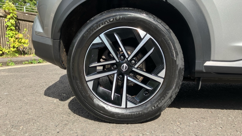 Nissan Juke 1.0 DiG-T N-Connecta 5dr Petrol Hatchback - Image 7