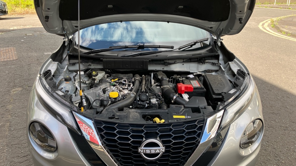 Nissan Juke 1.0 DiG-T N-Connecta 5dr Petrol Hatchback - Image 8