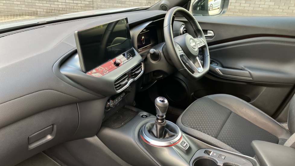 Nissan Juke 1.0 DiG-T N-Connecta 5dr Petrol Hatchback - Image 9