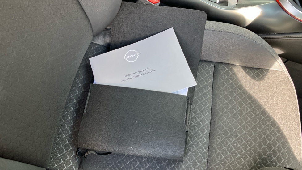 Nissan Juke 1.0 DiG-T N-Connecta 5dr Petrol Hatchback - Image 19