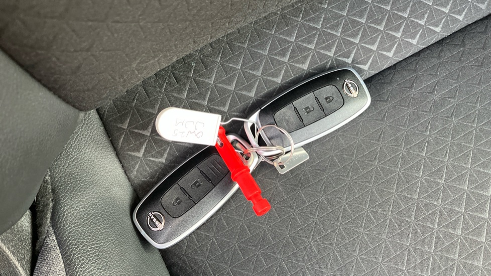 Nissan Juke 1.0 DiG-T N-Connecta 5dr Petrol Hatchback - Image 20