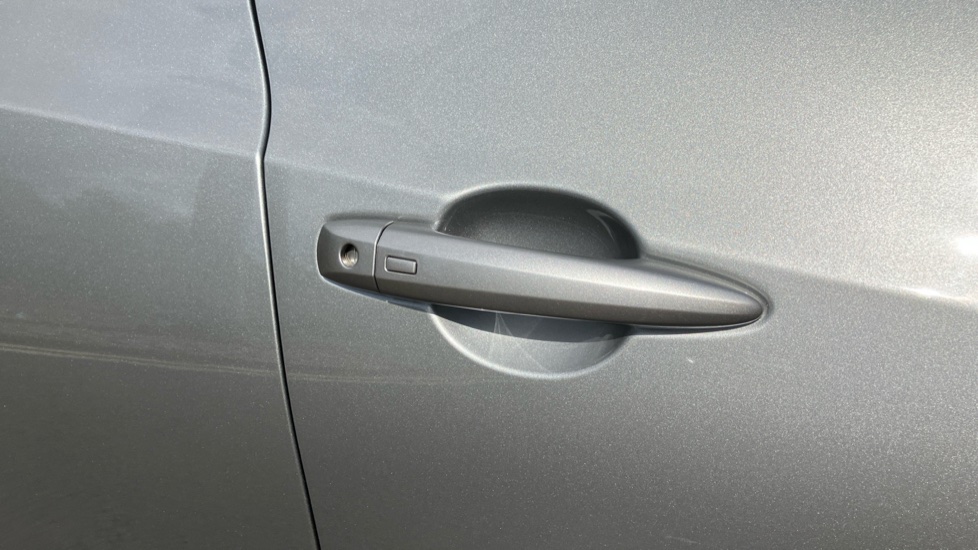 Nissan Juke 1.0 DiG-T N-Connecta 5dr Petrol Hatchback - Image 23