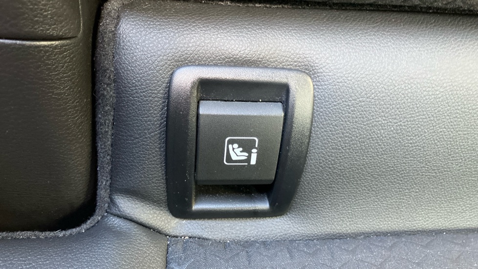 Nissan Juke 1.0 DiG-T N-Connecta 5dr Petrol Hatchback - Image 35