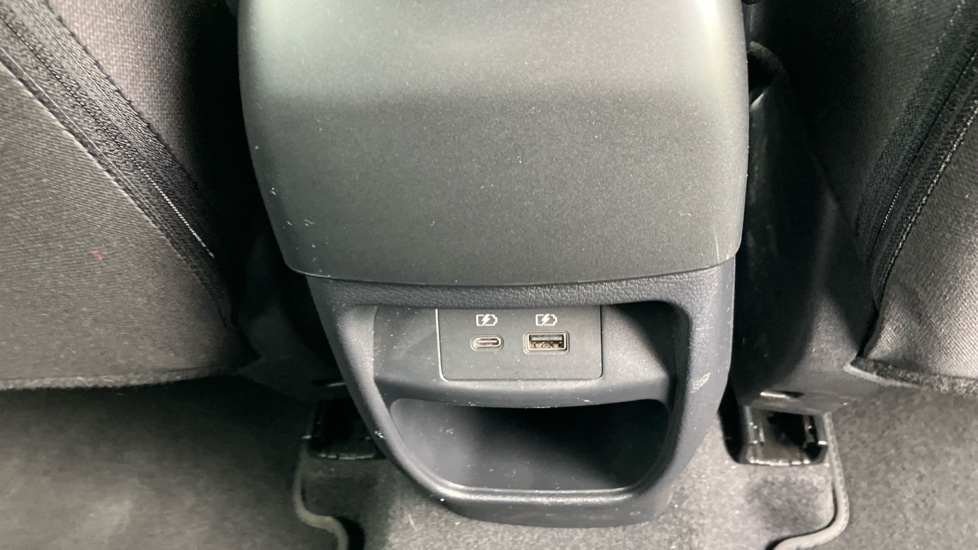 Nissan Juke 1.0 DiG-T N-Connecta 5dr Petrol Hatchback - Image 36