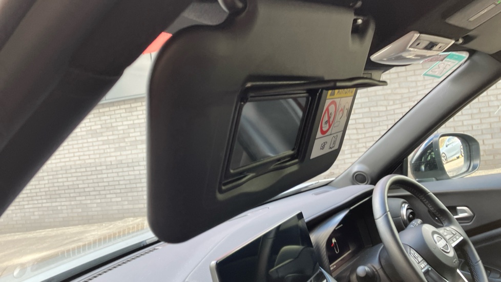 Nissan Juke 1.0 DiG-T N-Connecta 5dr Petrol Hatchback - Image 39