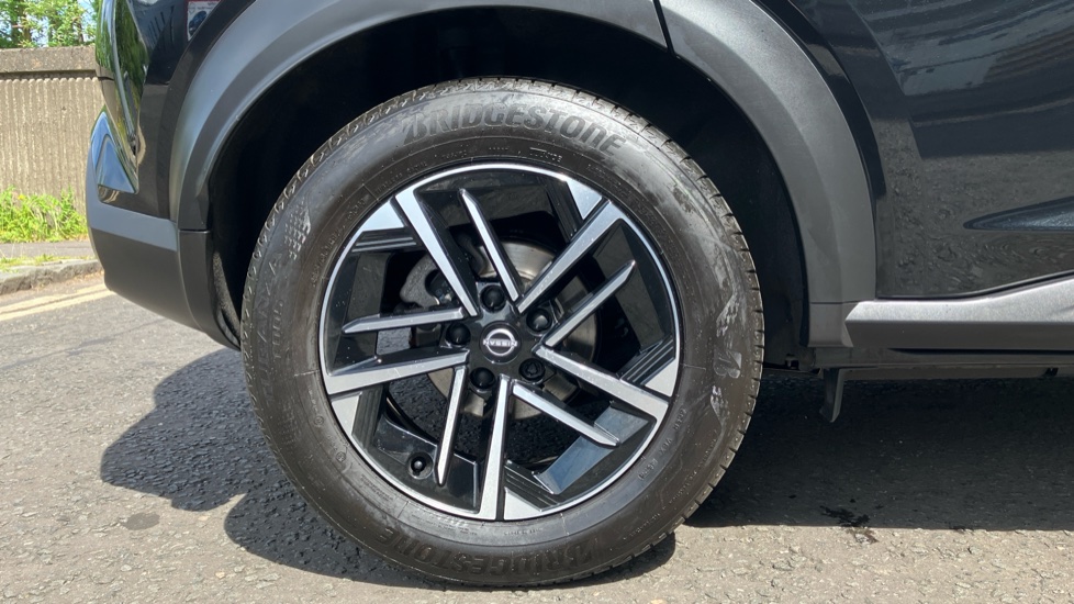 Nissan Juke 1.0 DiG-T N-Connecta 5dr Petrol Hatchback - Image 7