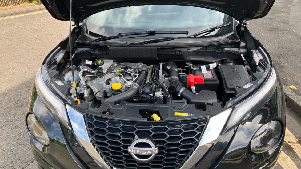 Nissan Juke 1.0 DiG-T N-Connecta 5dr Petrol Hatchback - Image 8