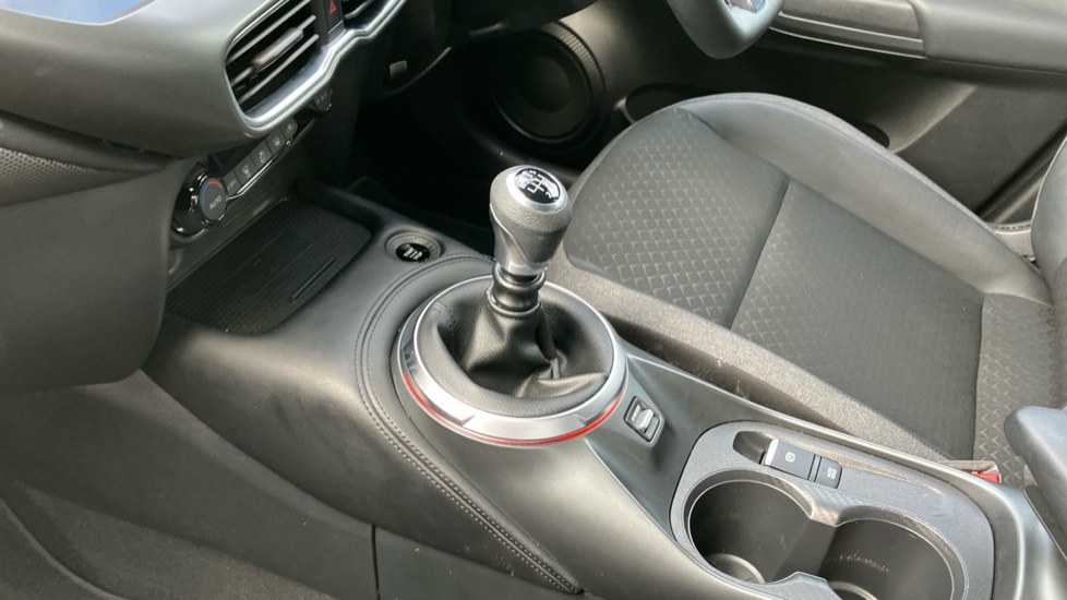 Nissan Juke 1.0 DiG-T N-Connecta 5dr Petrol Hatchback - Image 13