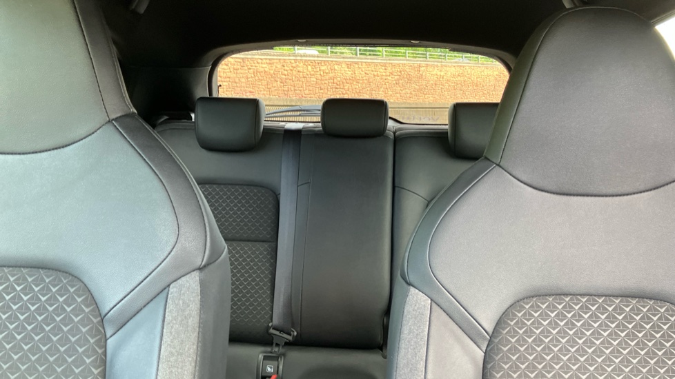 Nissan Juke 1.0 DiG-T N-Connecta 5dr Petrol Hatchback - Image 15