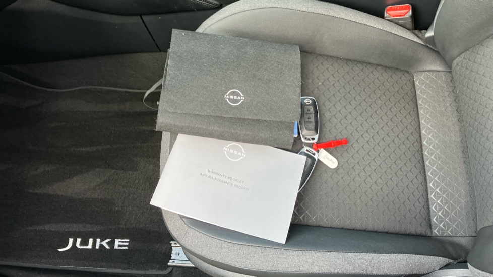 Nissan Juke 1.0 DiG-T N-Connecta 5dr Petrol Hatchback - Image 19
