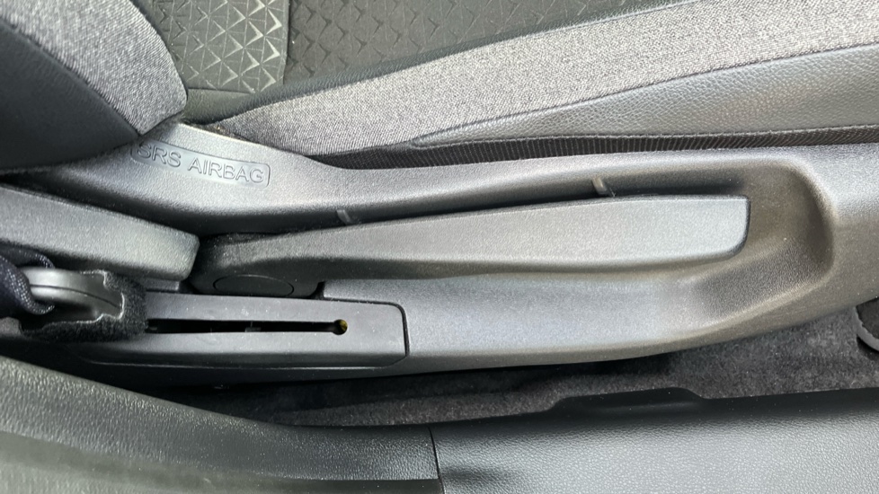 Nissan Juke 1.0 DiG-T N-Connecta 5dr Petrol Hatchback - Image 28