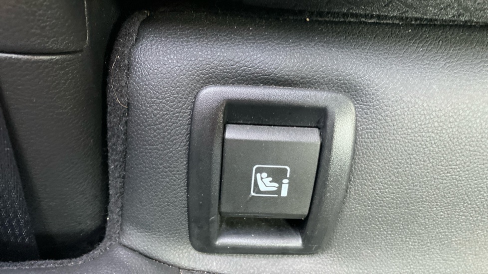 Nissan Juke 1.0 DiG-T N-Connecta 5dr Petrol Hatchback - Image 32