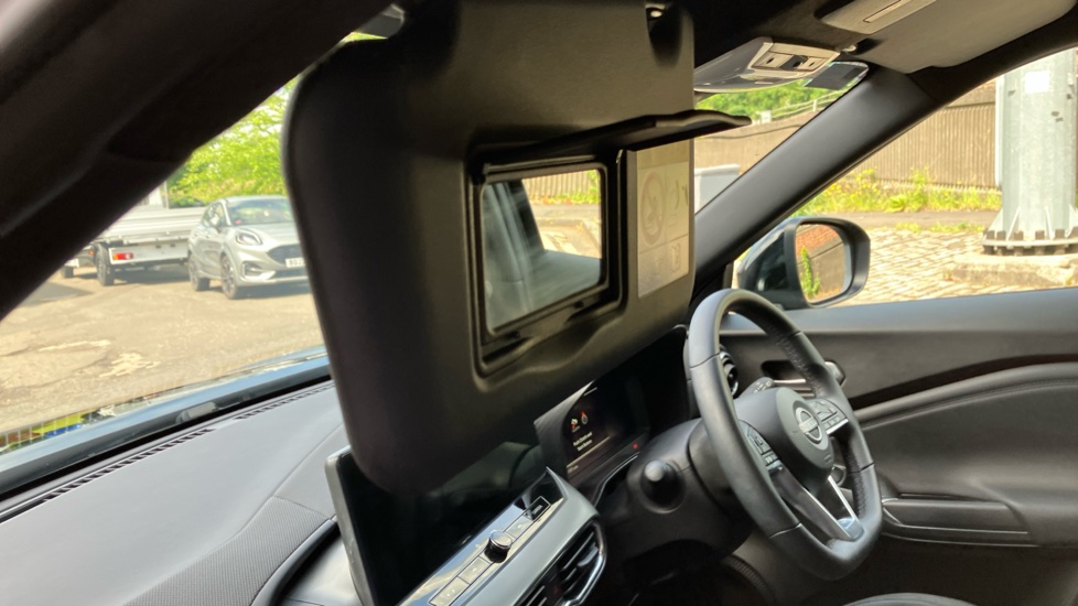 Nissan Juke 1.0 DiG-T N-Connecta 5dr Petrol Hatchback - Image 39