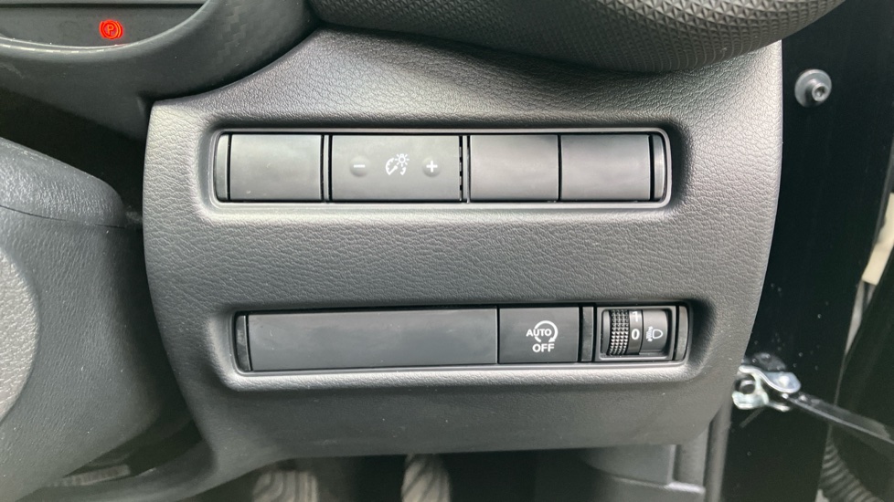 Nissan Juke 1.0 DiG-T N-Connecta 5dr Petrol Hatchback - Image 40