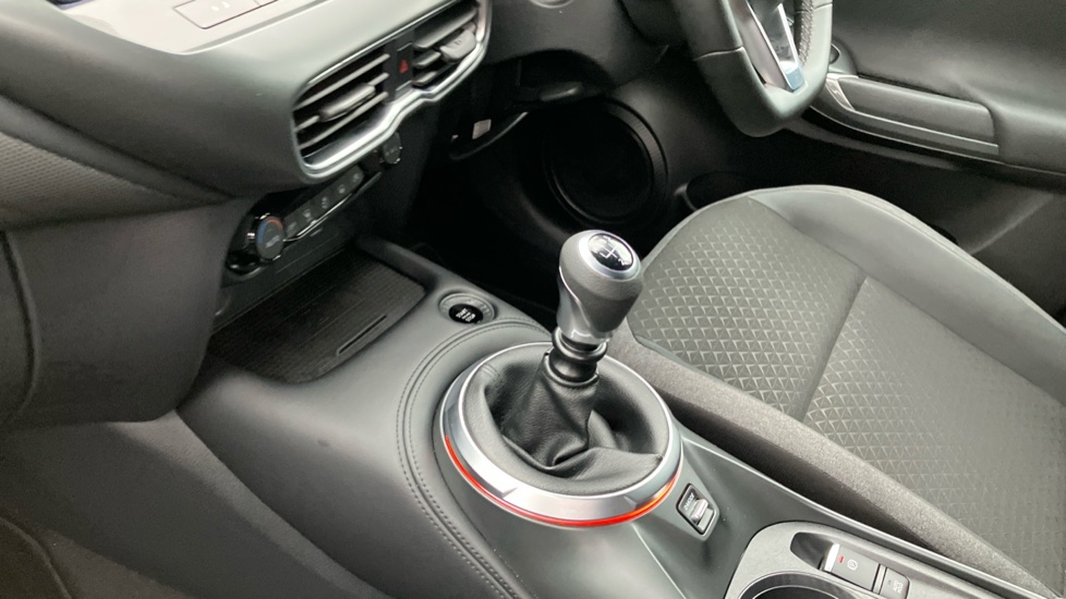 Nissan Juke 1.0 DiG-T N-Connecta 5dr Petrol Hatchback - Image 13
