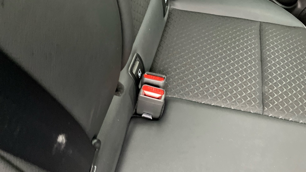Nissan Juke 1.0 DiG-T N-Connecta 5dr Petrol Hatchback - Image 17