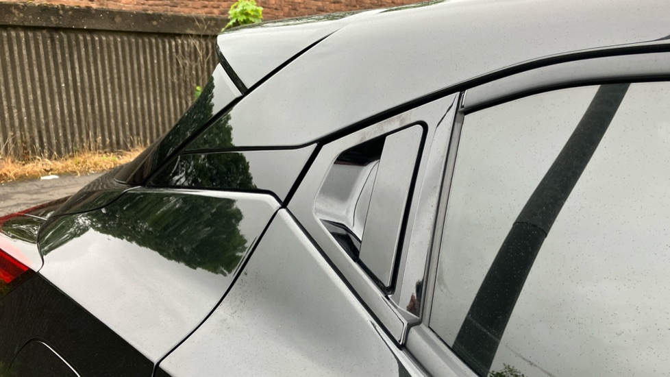 Nissan Juke 1.0 DiG-T N-Connecta 5dr Petrol Hatchback - Image 24