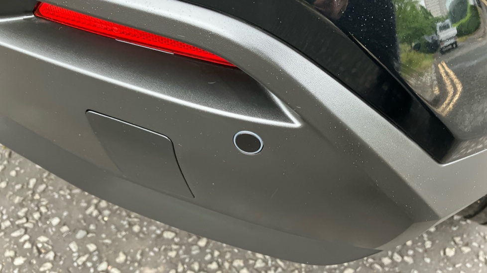 Nissan Juke 1.0 DiG-T N-Connecta 5dr Petrol Hatchback - Image 26