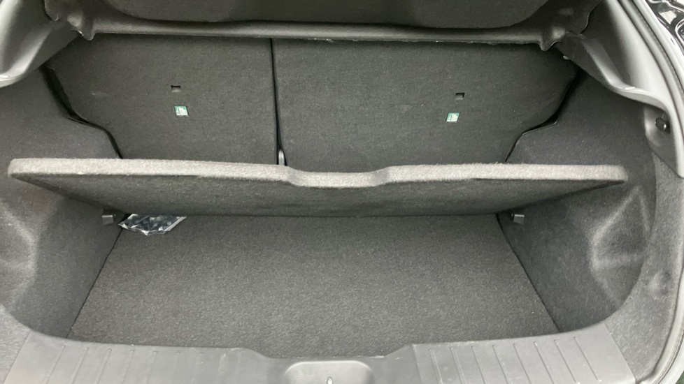 Nissan Juke 1.0 DiG-T N-Connecta 5dr Petrol Hatchback - Image 28