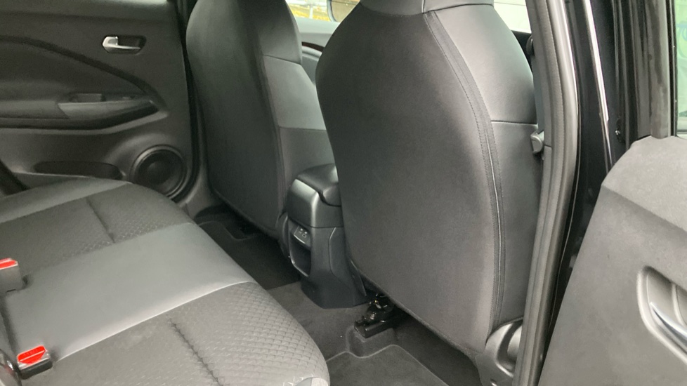 Nissan Juke 1.0 DiG-T N-Connecta 5dr Petrol Hatchback - Image 34