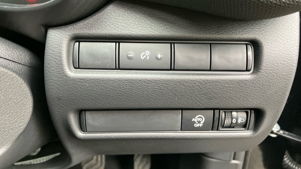Nissan Juke 1.0 DiG-T N-Connecta 5dr Petrol Hatchback - Image 40