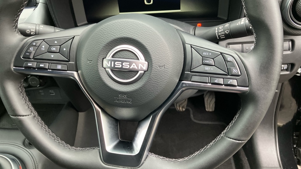 Nissan Juke 1.0 DiG-T N-Connecta 5dr Petrol Hatchback - Image 41
