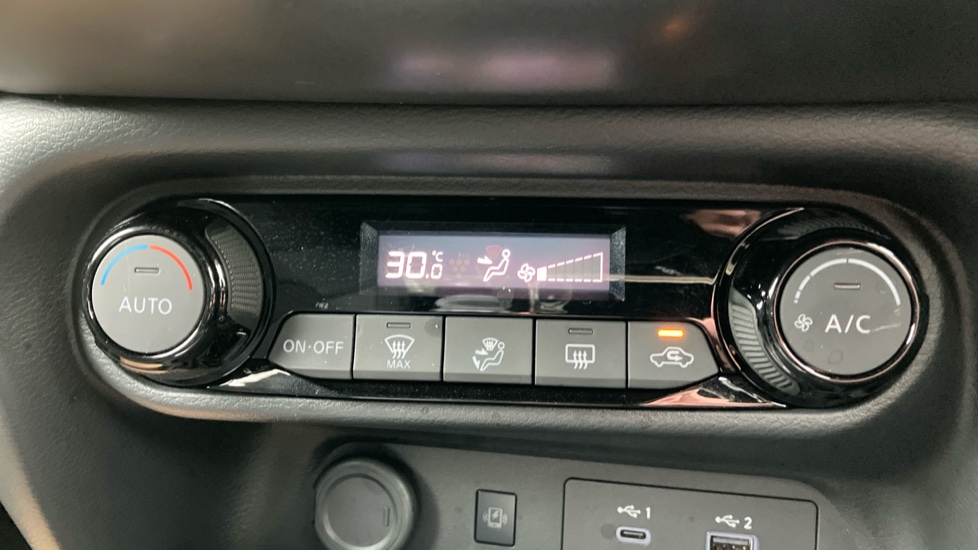 Nissan Juke 1.0 DiG-T N-Connecta 5dr Petrol Hatchback - Image 45
