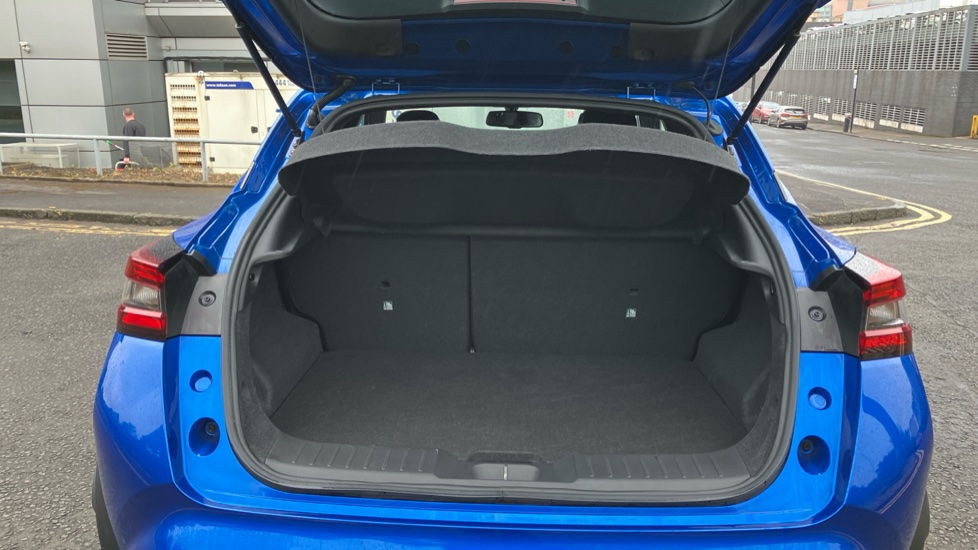 Nissan Juke 1.0 DiG-T Tekna 5dr Petrol Hatchback - Image 4