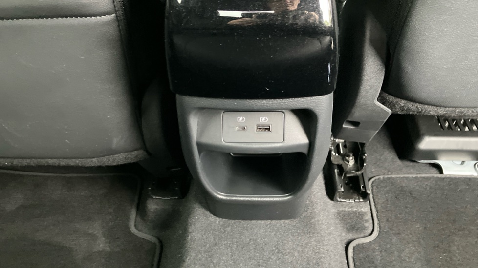 Nissan Juke 1.0 DiG-T Tekna 5dr Petrol Hatchback - Image 34