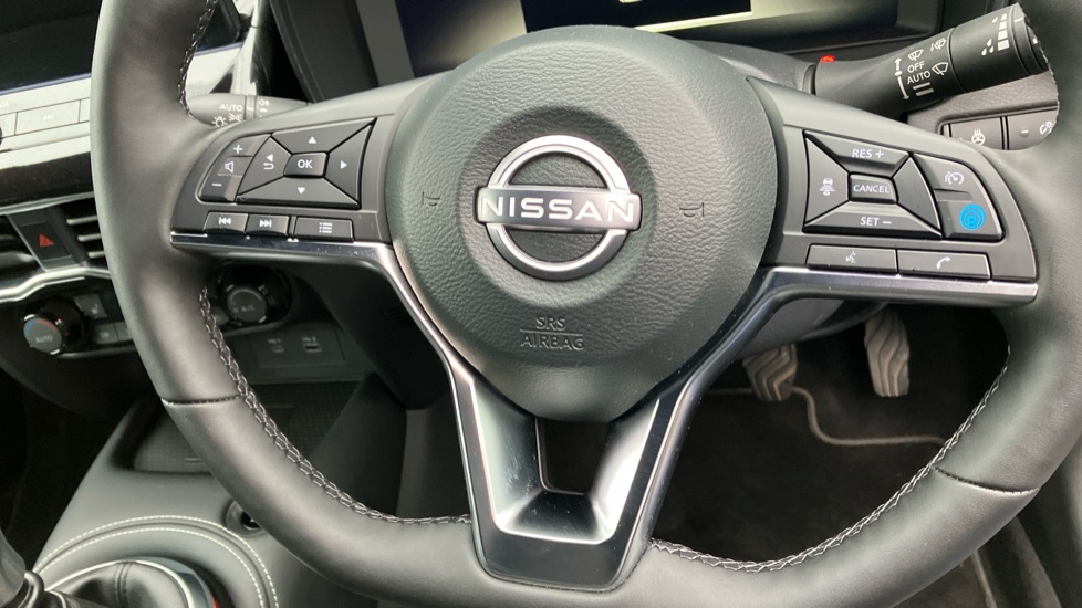 Nissan Juke 1.0 DiG-T Tekna 5dr Petrol Hatchback - Image 42