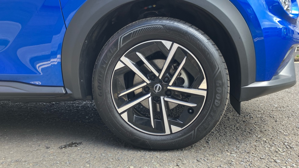 Nissan Juke 1.6 Hybrid N-Connecta 5dr Auto Hybrid Hatchback - Image 7