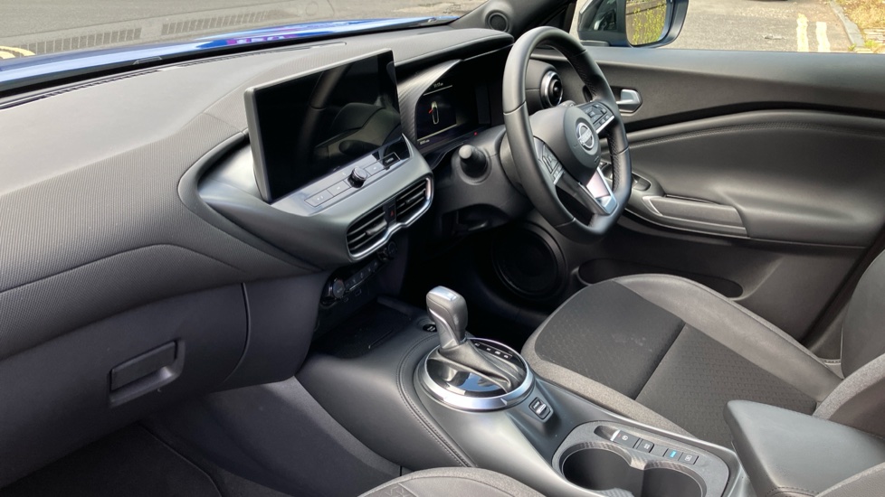 Nissan Juke 1.6 Hybrid N-Connecta 5dr Auto Hybrid Hatchback - Image 9