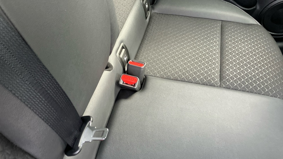 Nissan Juke 1.6 Hybrid N-Connecta 5dr Auto Hybrid Hatchback - Image 17