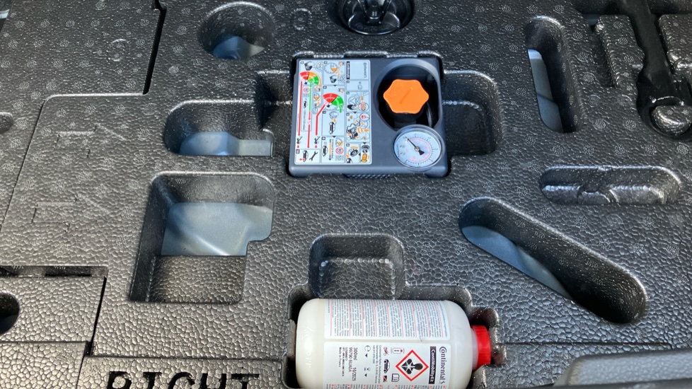 Nissan Juke 1.6 Hybrid N-Connecta 5dr Auto Hybrid Hatchback - Image 30