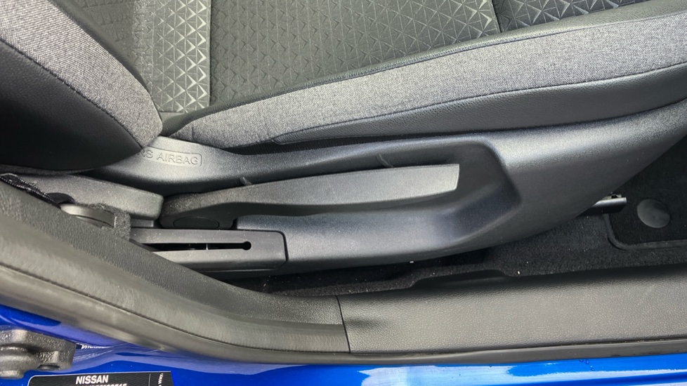 Nissan Juke 1.6 Hybrid N-Connecta 5dr Auto Hybrid Hatchback - Image 32