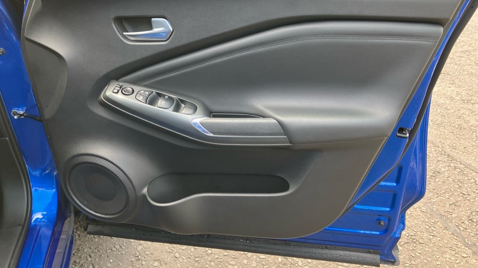 Nissan Juke 1.6 Hybrid N-Connecta 5dr Auto Hybrid Hatchback - Image 34