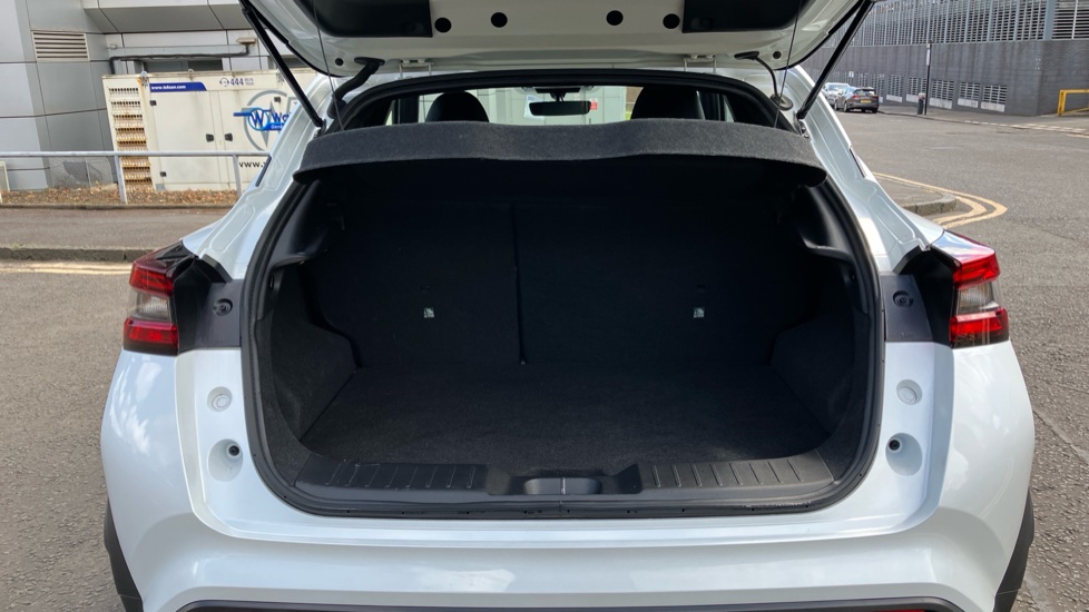 Nissan Juke 1.0 DiG-T N-Connecta 5dr Petrol Hatchback - Image 4
