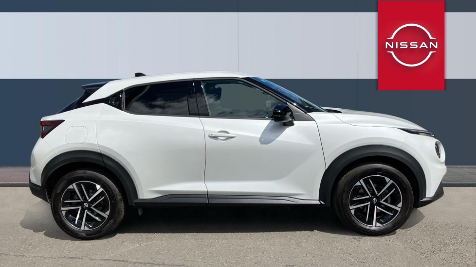 Nissan Juke 1.0 DiG-T N-Connecta 5dr Petrol Hatchback - Image 5