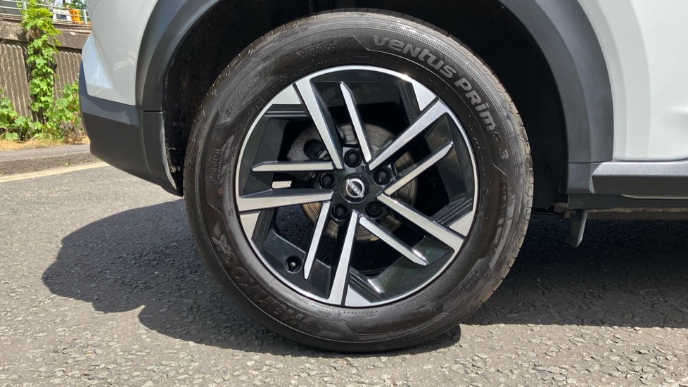 Nissan Juke 1.0 DiG-T N-Connecta 5dr Petrol Hatchback - Image 7
