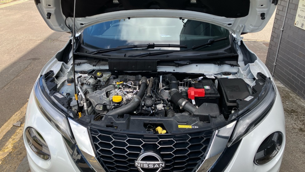 Nissan Juke 1.0 DiG-T N-Connecta 5dr Petrol Hatchback - Image 8