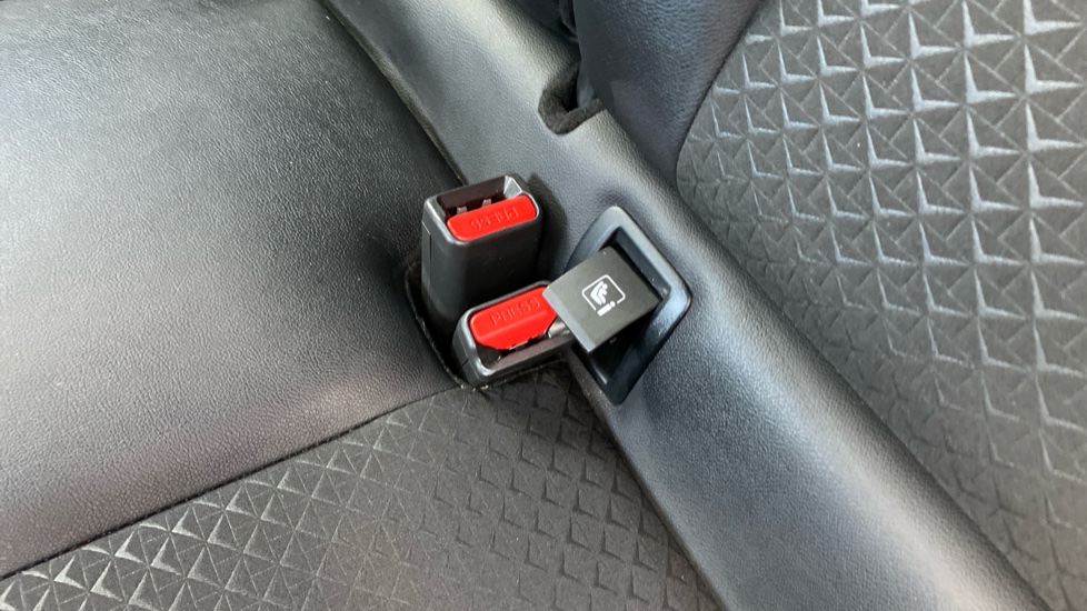 Nissan Juke 1.0 DiG-T N-Connecta 5dr Petrol Hatchback - Image 17